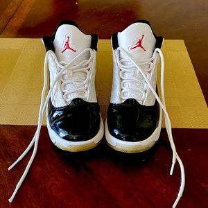 Jordan Max Aura 2  (Youth Boys)